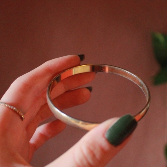 Gold Bangle Bracelet - Picture 4 of 5